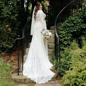 Chic Nostalgia Wedding Gown Bridal Size 20 Street Size 16 Ivory Lace Long Sleeve